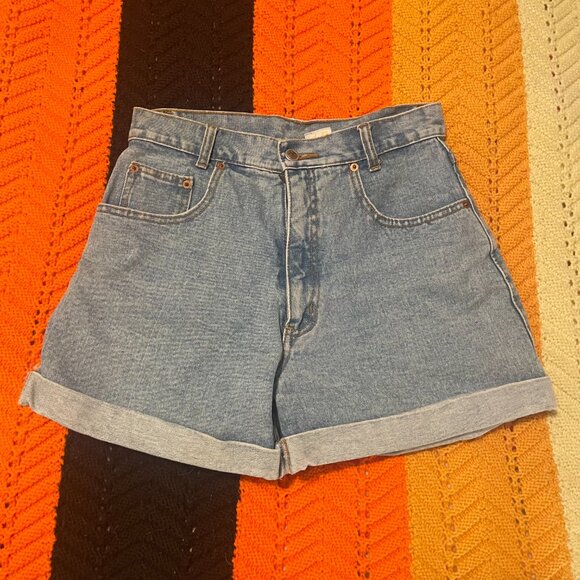 90s Road Runner Lightwash high waisted 100% cotton denim jean shorts! - Picture 9 of 12